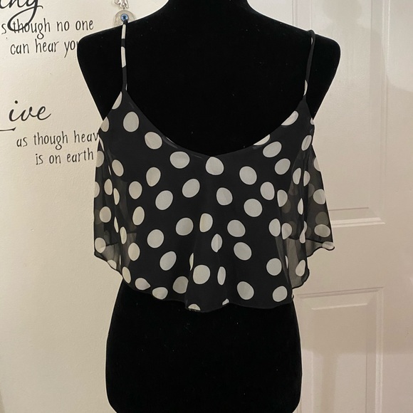 Black & white polka dot crop top. - Picture 5 of 6
